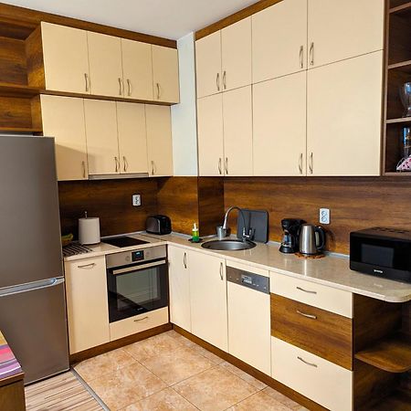 Business And Leisure Apartments In Mladost 2 With Free Garage Sofia Eksteriør bilde