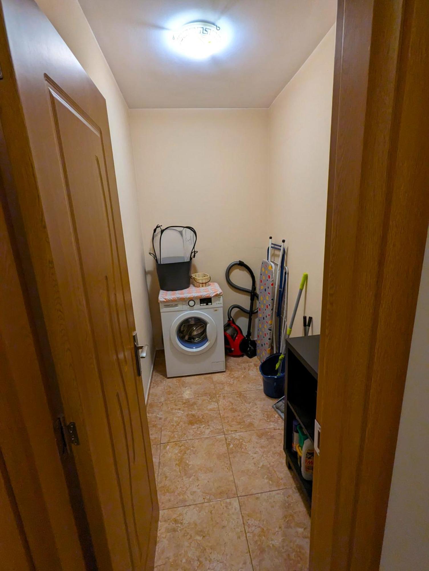 Business And Leisure Apartments In Mladost 2 With Free Garage Sofia Eksteriør bilde