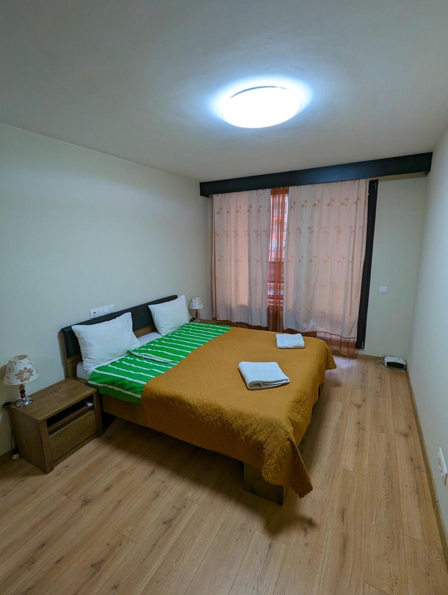 Business And Leisure Apartments In Mladost 2 With Free Garage Sofia Eksteriør bilde