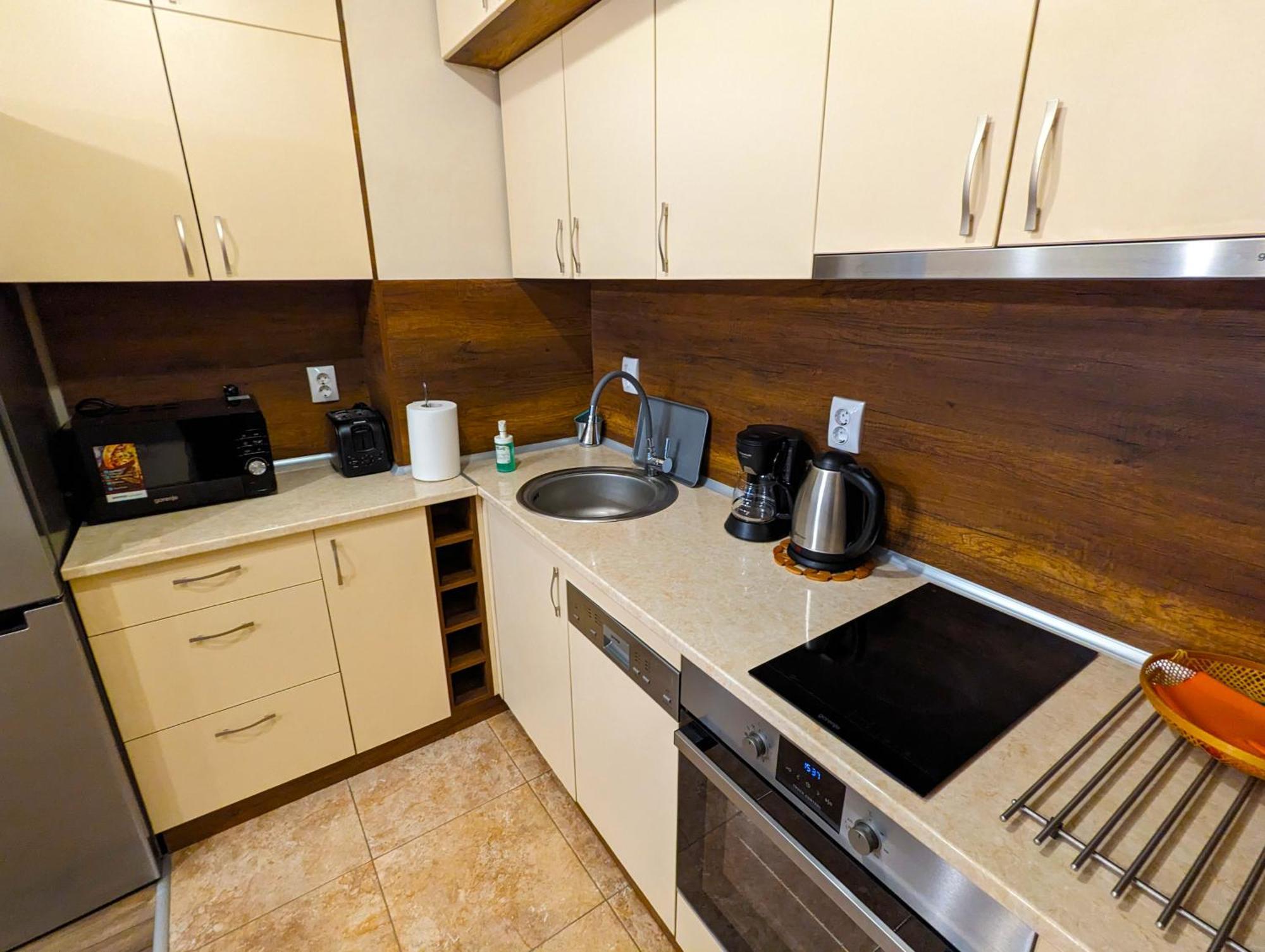 Business And Leisure Apartments In Mladost 2 With Free Garage Sofia Eksteriør bilde