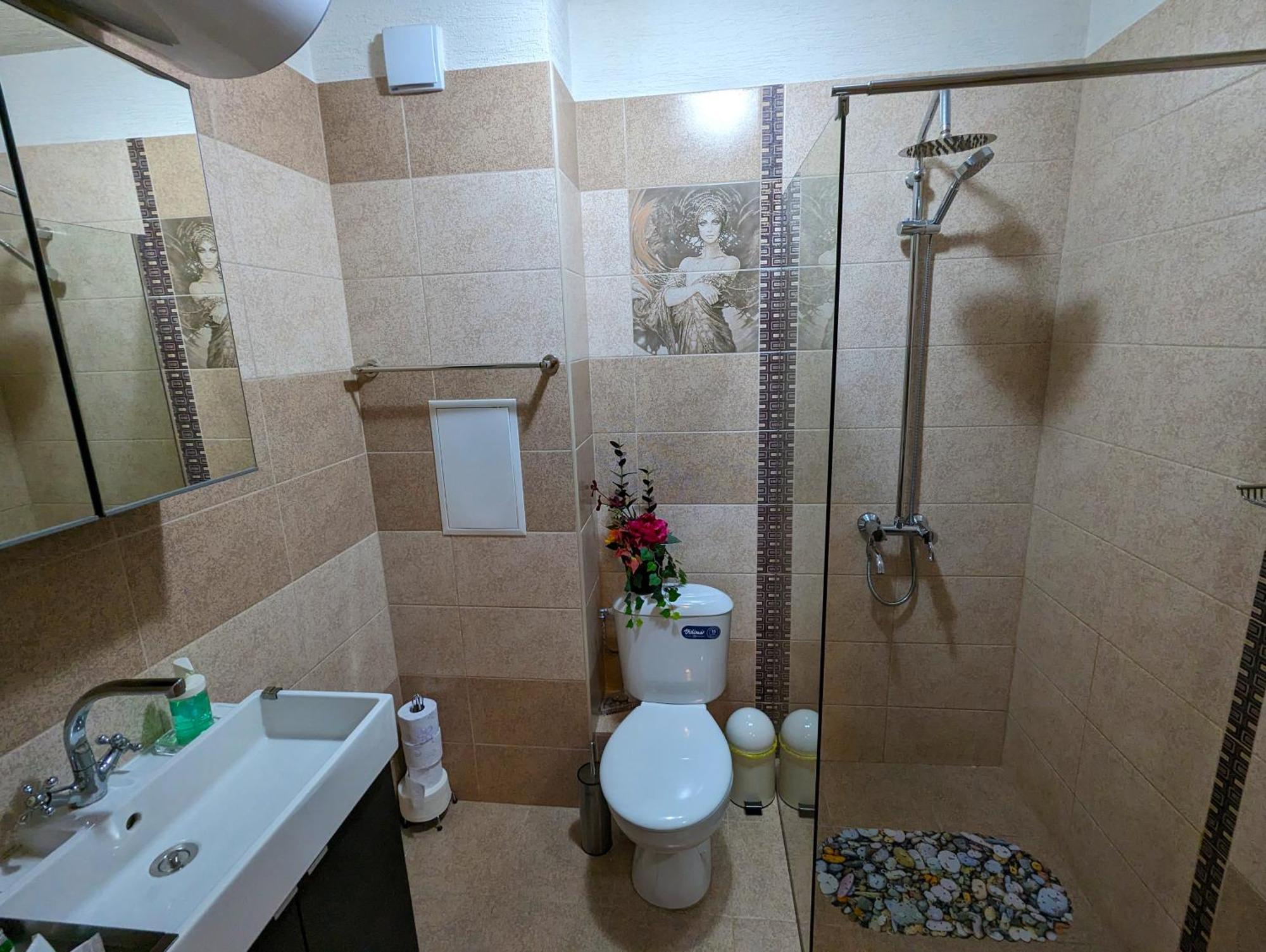 Business And Leisure Apartments In Mladost 2 With Free Garage Sofia Eksteriør bilde