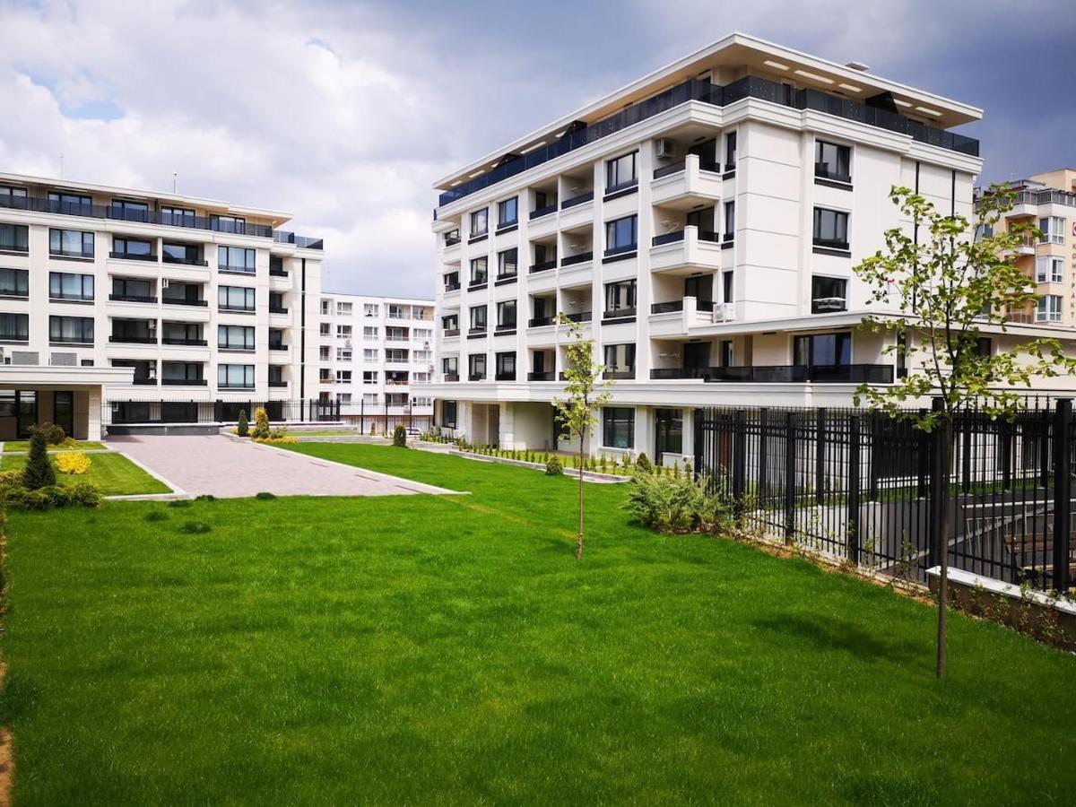 Business And Leisure Apartments In Mladost 2 With Free Garage Sofia Eksteriør bilde